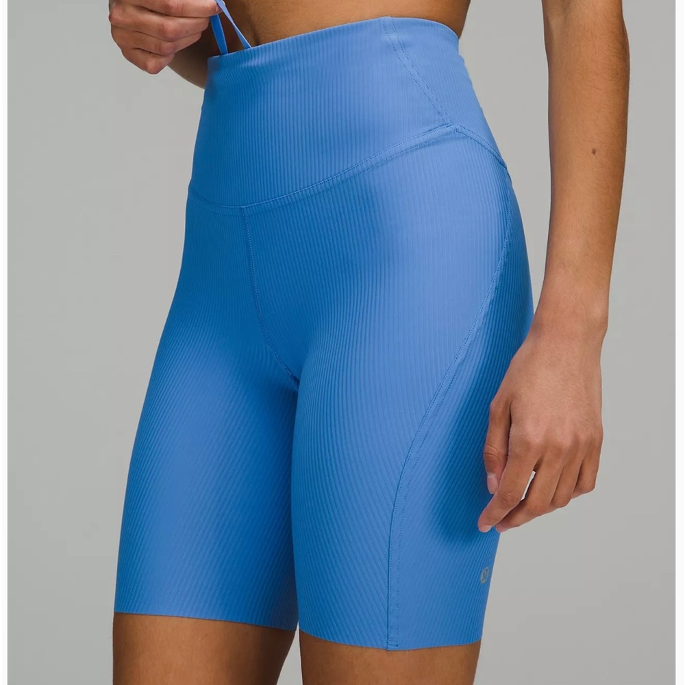 Base Pace Ribbed 8” Bike Shorts